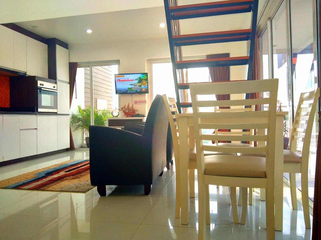 Family Residence Pattaya Esterno foto