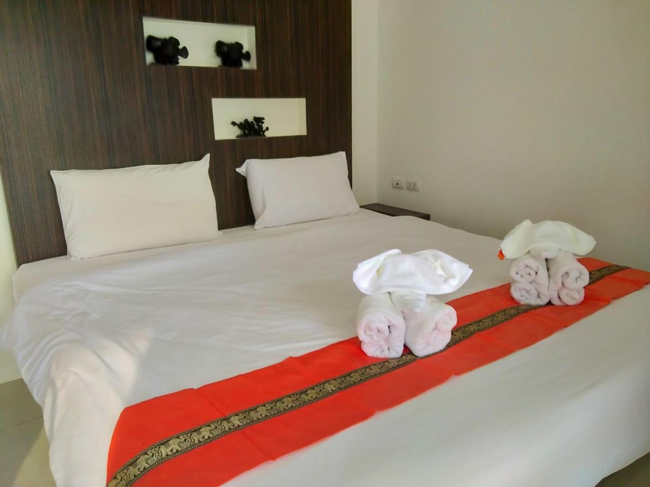 Family Residence Pattaya Esterno foto