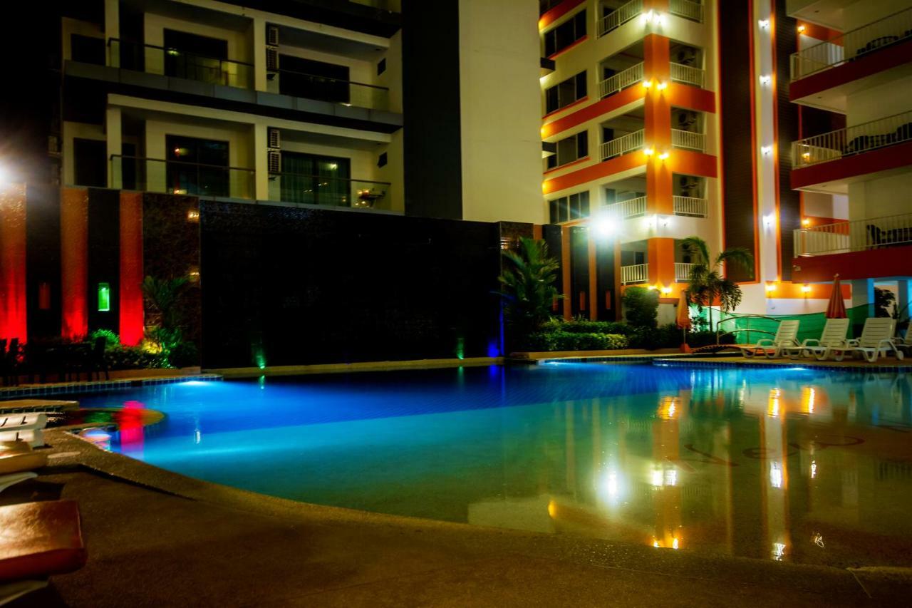 Family Residence Pattaya Esterno foto